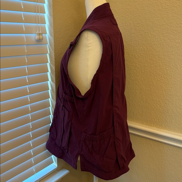 Duluth Trading Women's Heirloom Gardening Vest Size Large Dark Purple - Picture 5 of 13